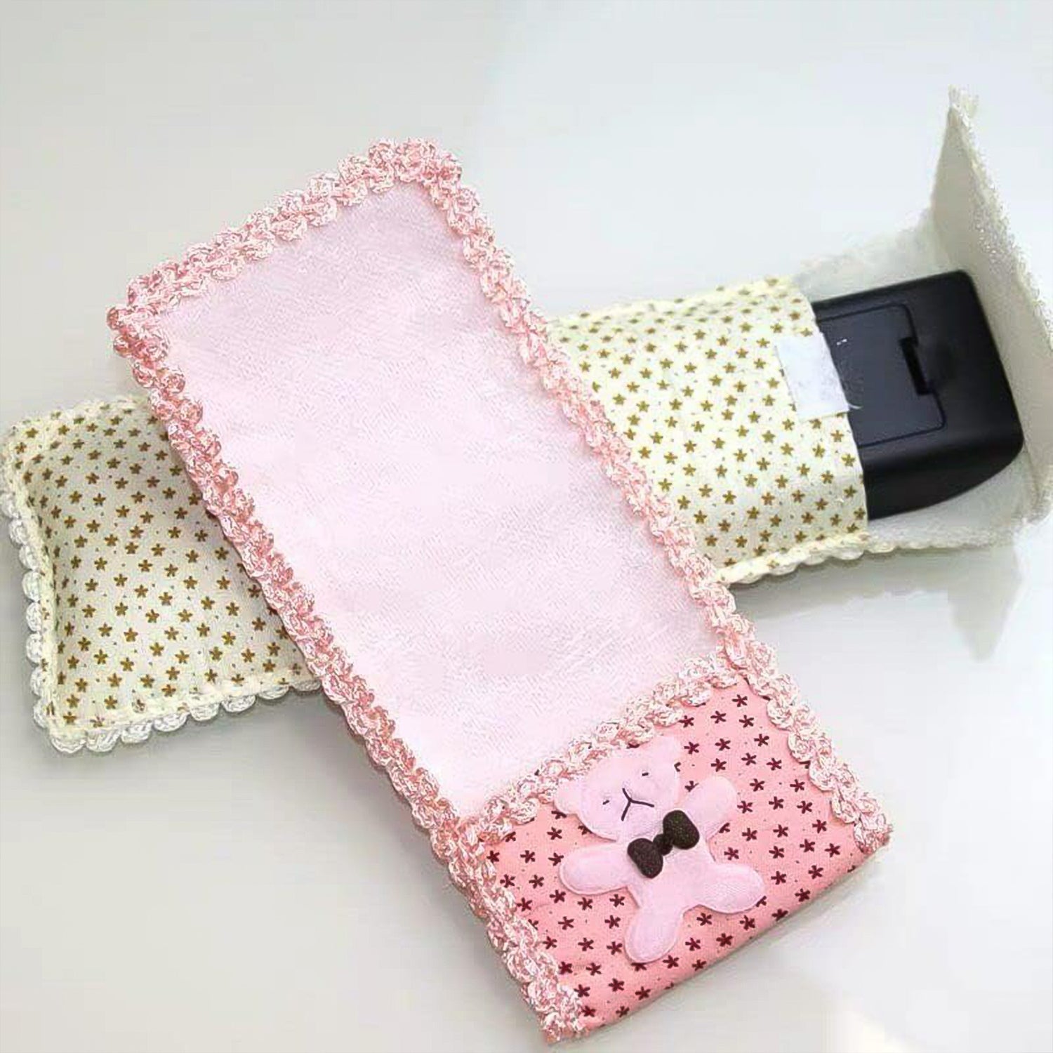 Cartoon Cloth Lace Remote Control Cover Remote Case (1 Pc / 21×8 CM / Medium) Cartoon Cloth Lace Remote Control Cover Remote Case (1 Pc / 21×8 CM / Medium)